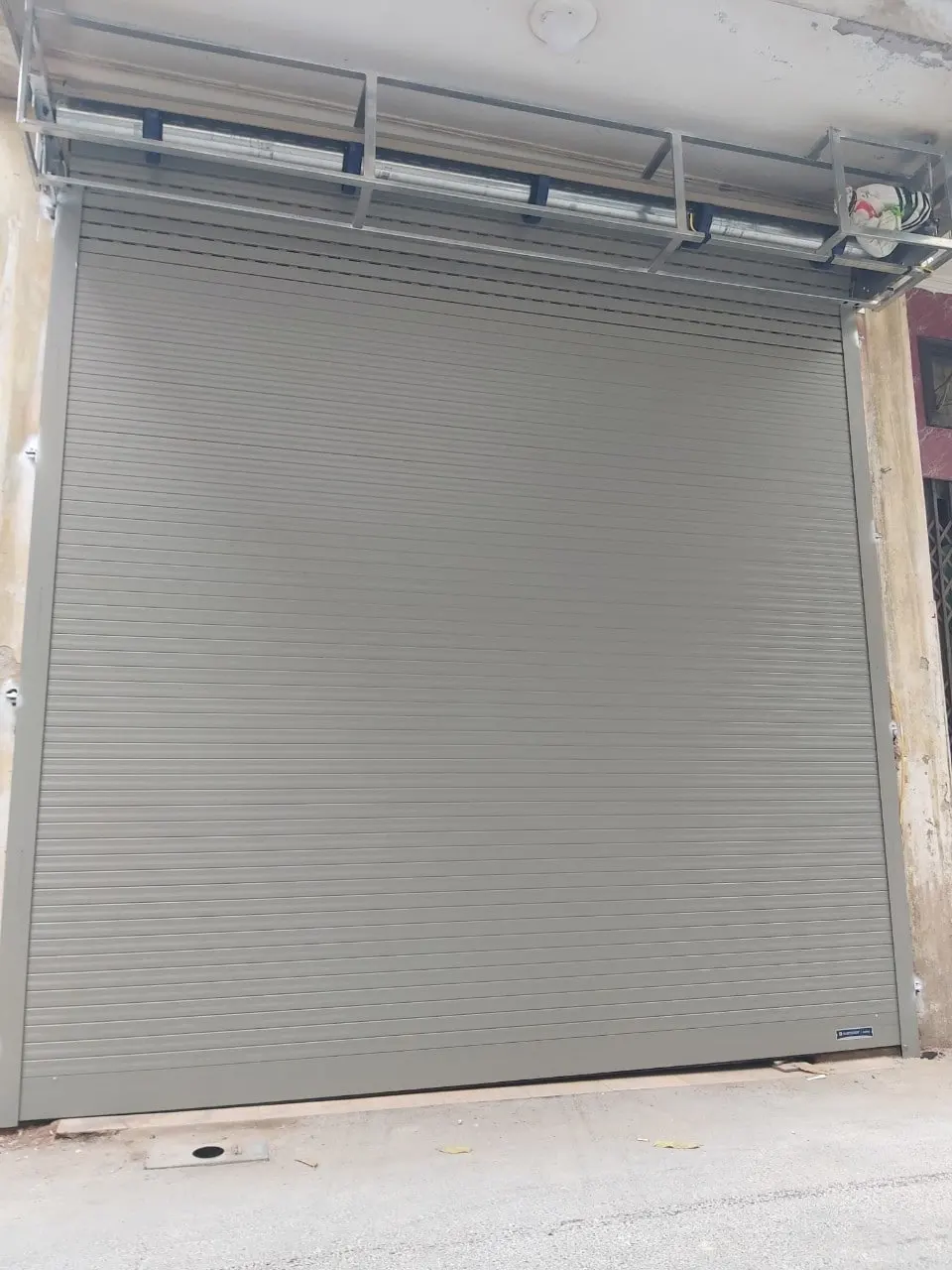 Hoàn thiện 2 bộ cửa khe thoáng S51i và S52i cho khách hàng tại Bách Việt