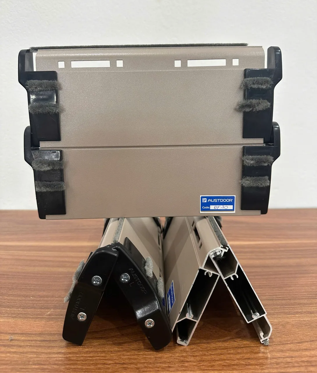 Cửa cuốn Austdoor khe thoáng DF70