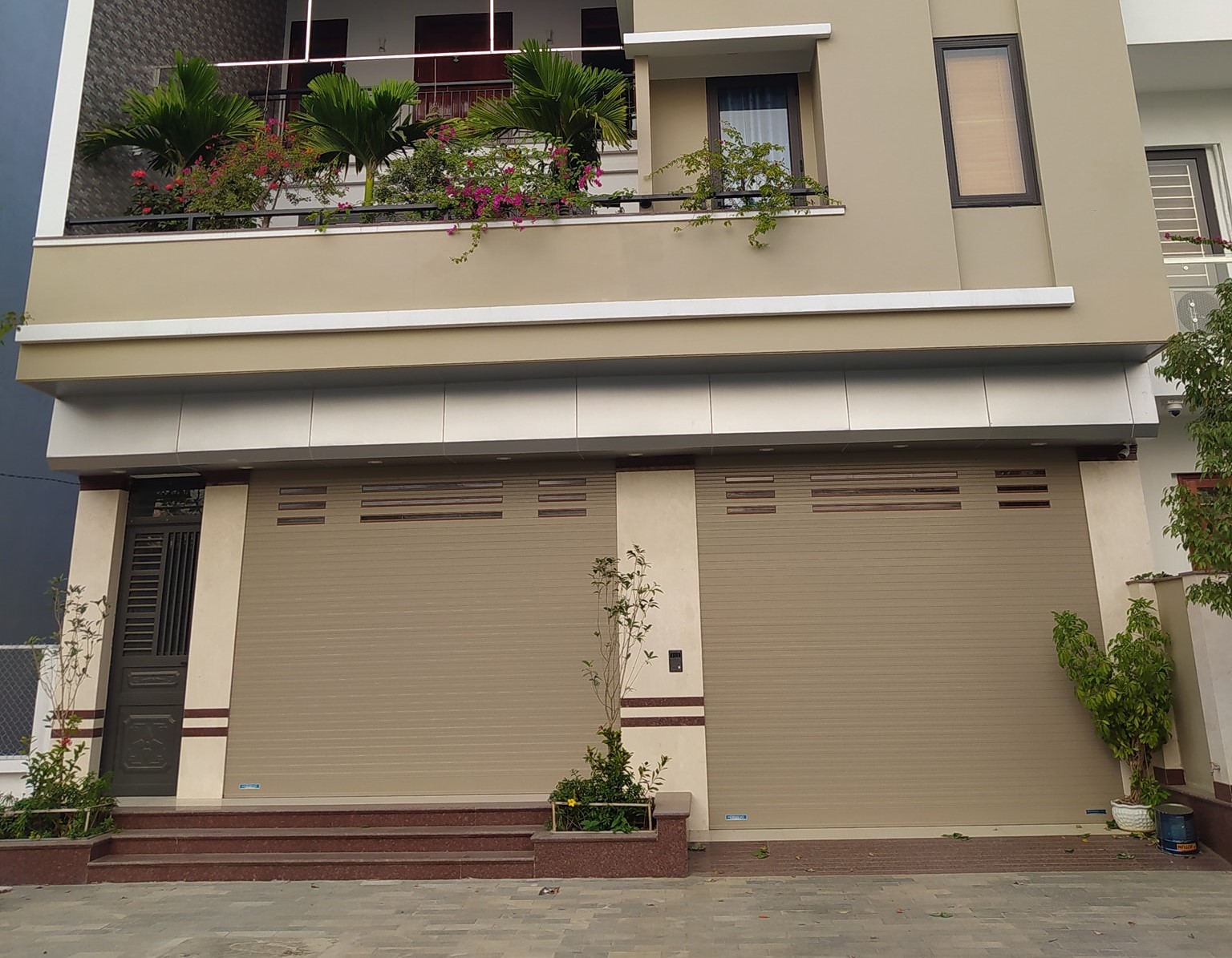 Cửa cuốn Austdoor khe thoáng E50iPC